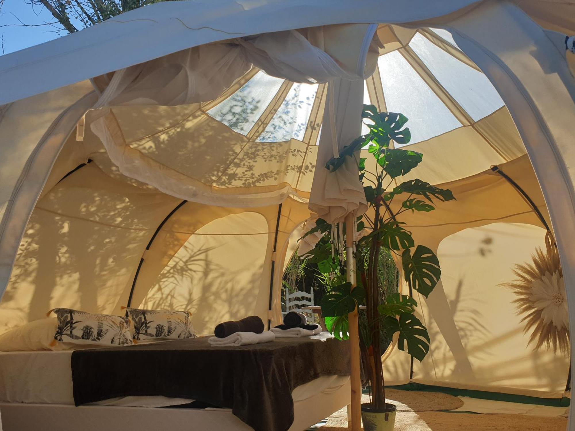 Luxury tent Le Jeklo